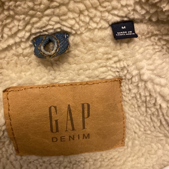 Denim jacket size M fits like a Large - Picture 3 of 3